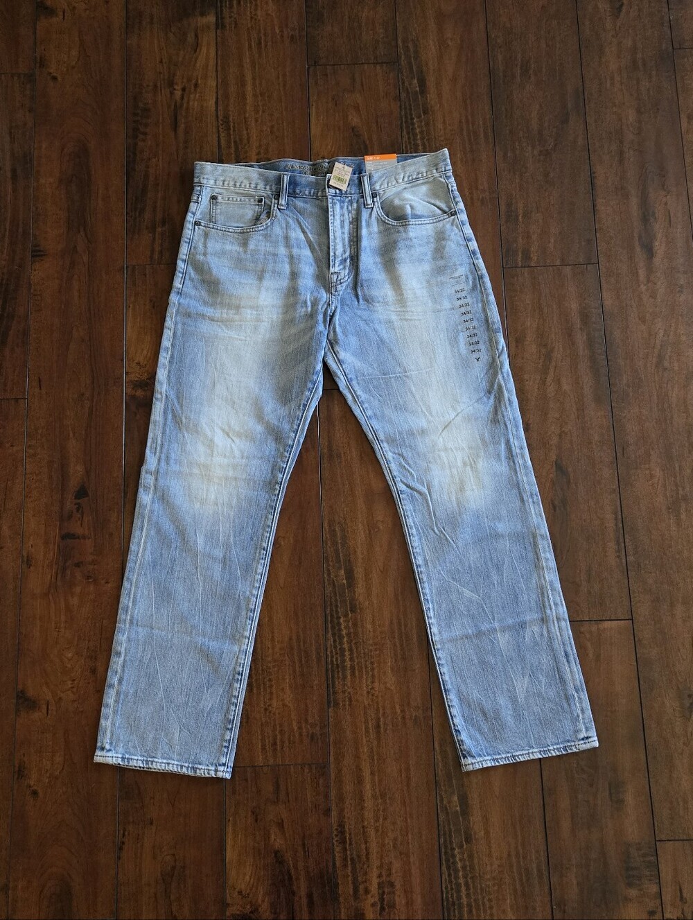 American Eagle Outfitters Relaxed Straight Core Flex Jeans Mens 34x32 Light Wash - Picture 2 of 11